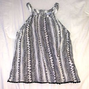 Old Navy Kids White and Black Zig Zag Design Tank Top